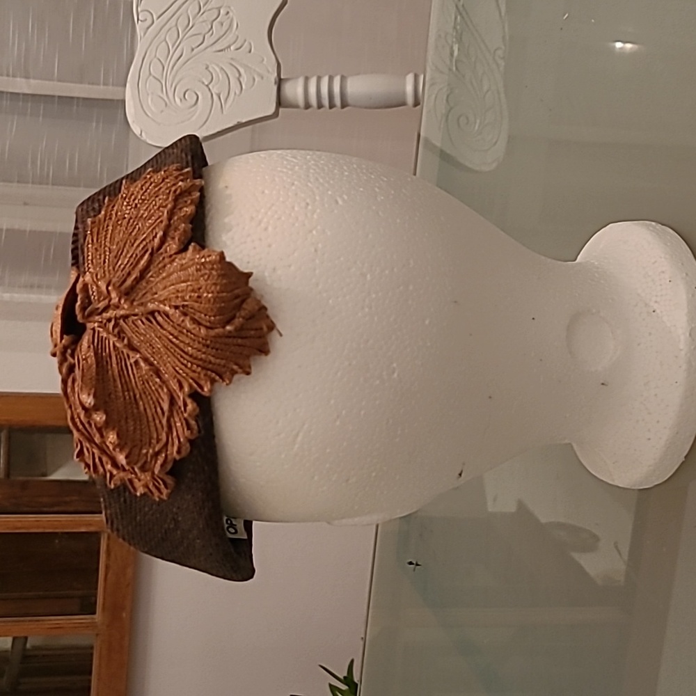 Ladies hat - Picture 3 of 4